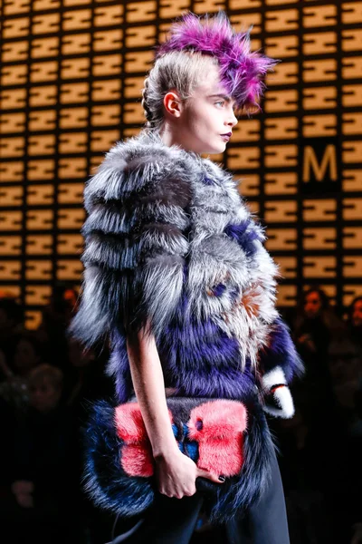 Look 96